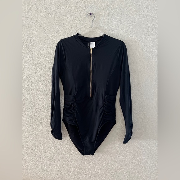 La Blanca Island Goddess Paddlesuit One piece Black - Picture 6 of 10